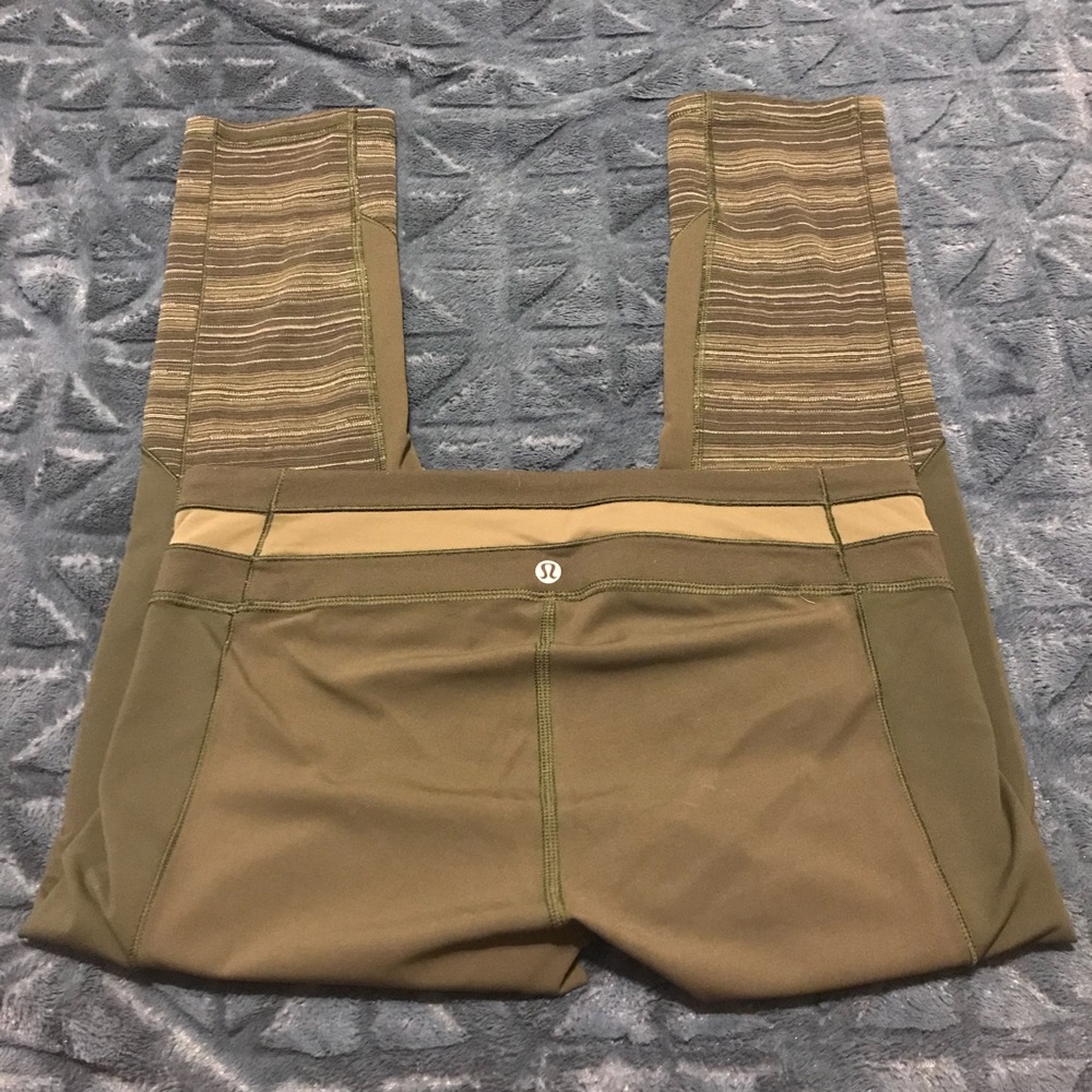 Lululemon Capri Leggings • 8